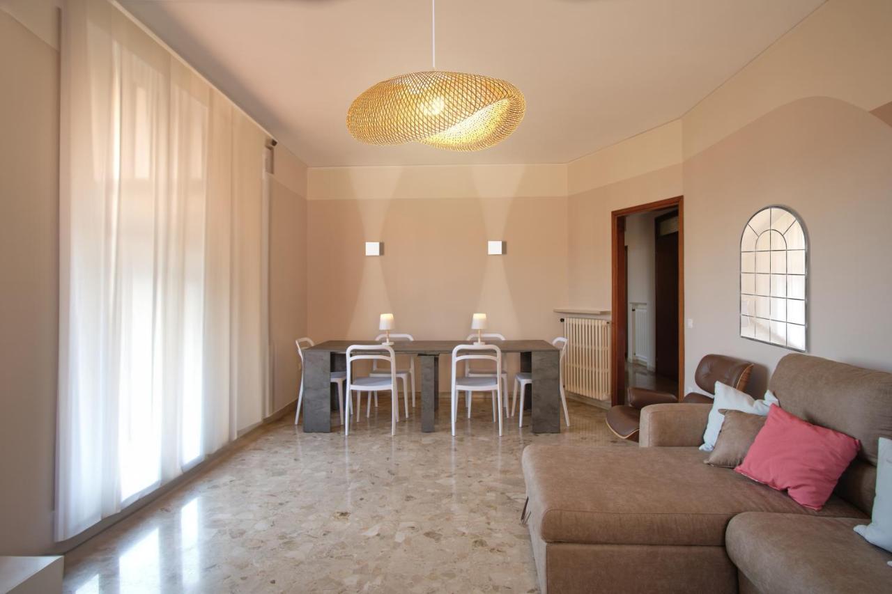 Villa 70 Peschiera del Garda Eksteriør billede